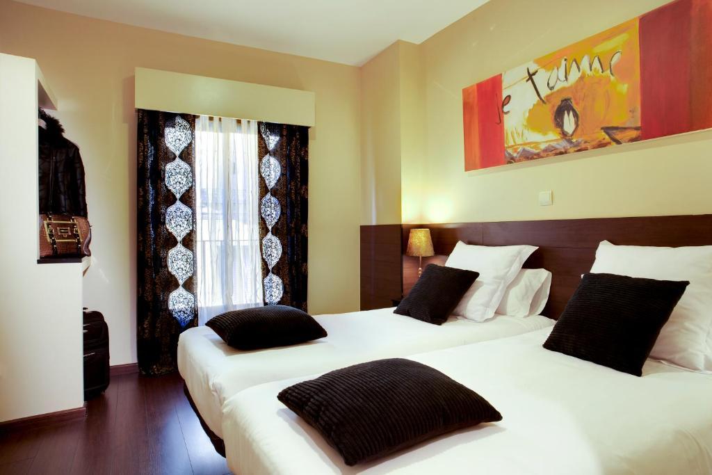 Twin Room,1580582407:JPEG